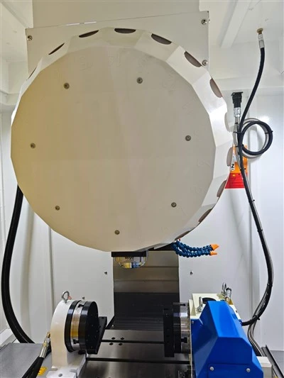 Bewerkingscentrum voor tappen en boren met hoge snelheid